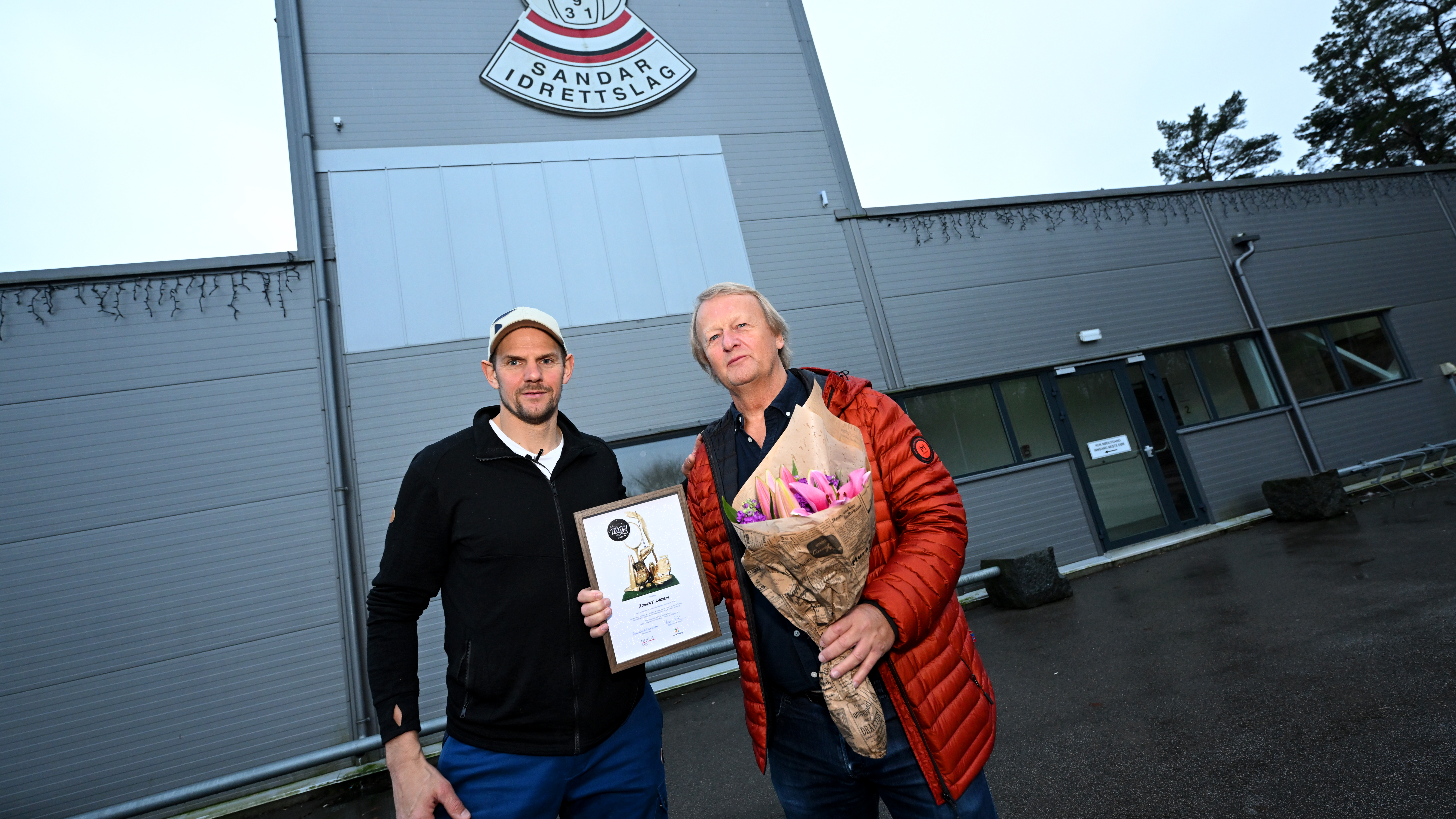 Johnny Larsen sammen med tidligere roer og jurymedlem Olaf Tufte.