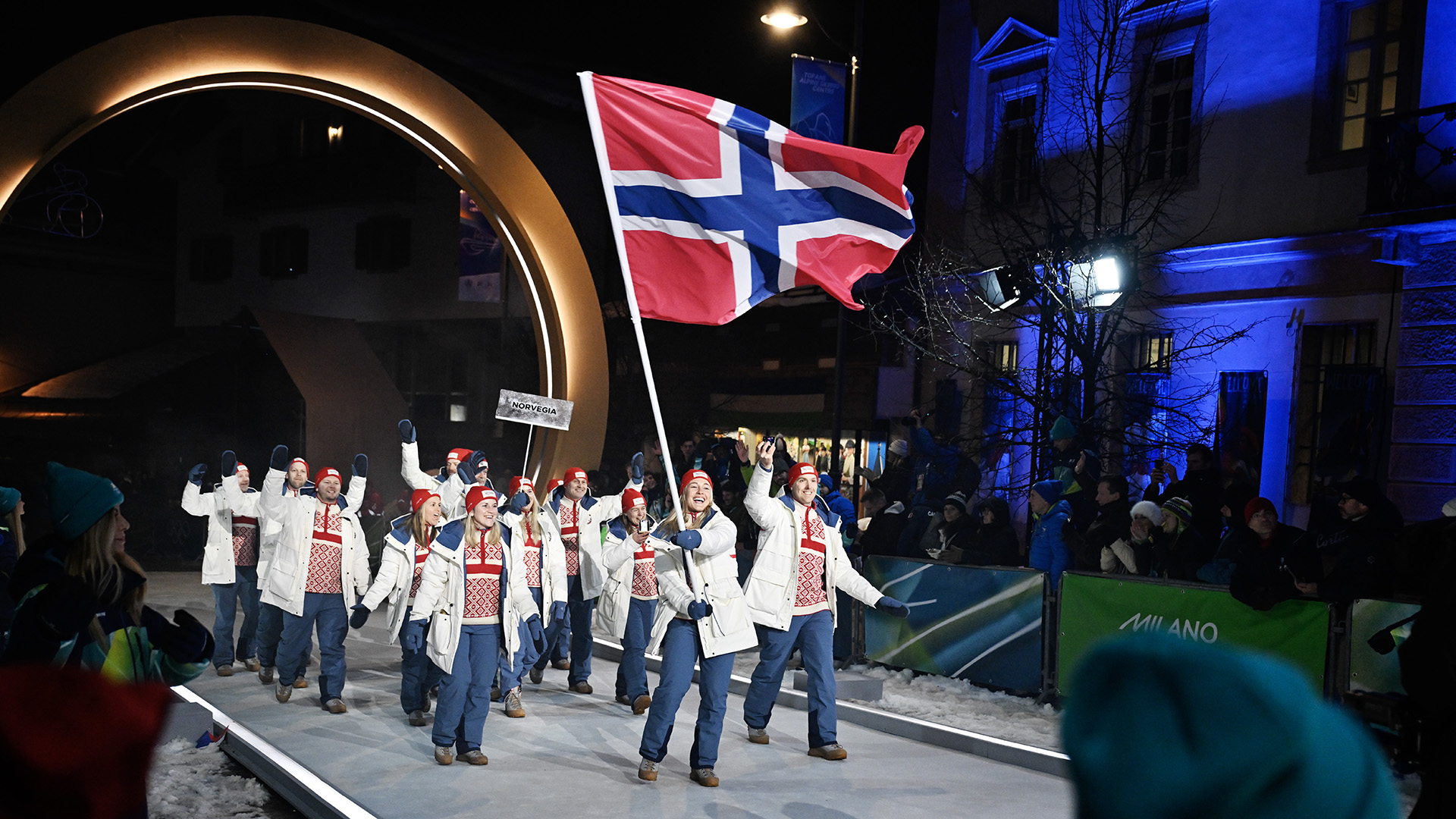DE norske ut&oslash;verne p&aring; &aring;pningsseremoni i Cortina. Foto: Pontus Lundahl / TT / NTB